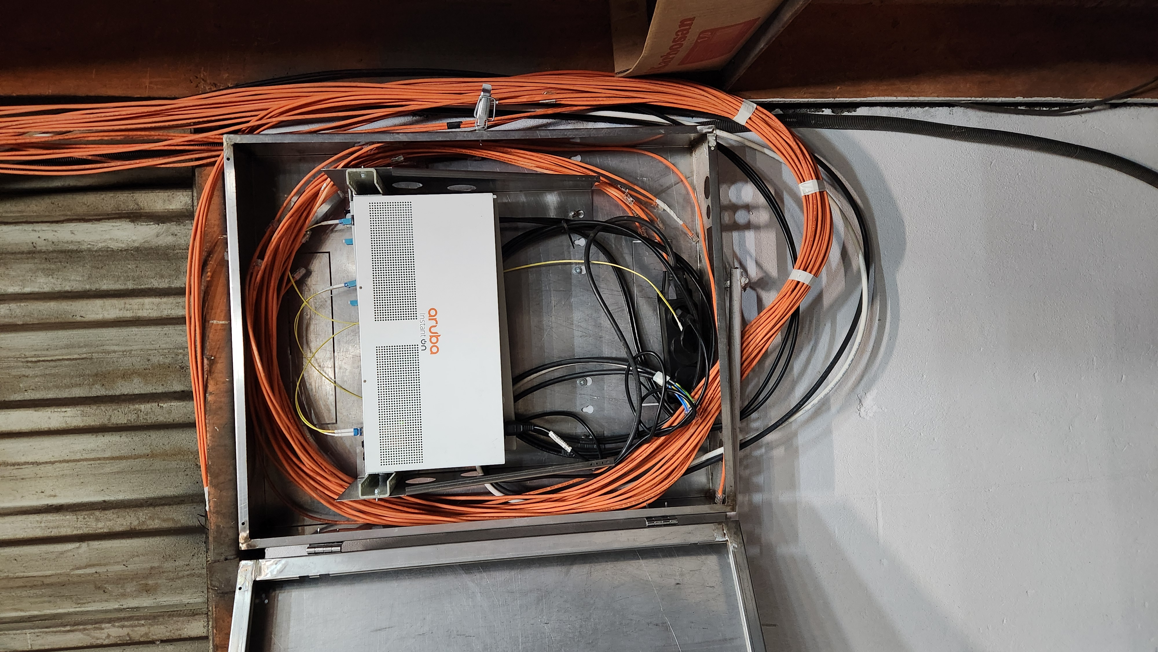 Fabrika Bünyesinde Elektrik ve İnternet Altyapı Kurulumu